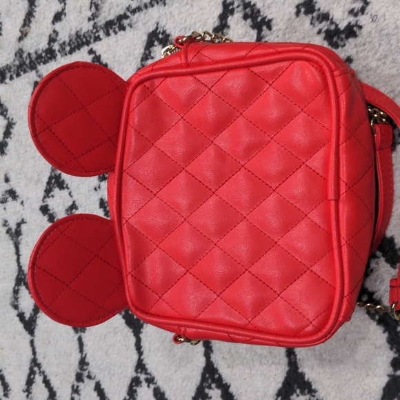 Minnie Mouse Disney Red Quilted Bow & Mouse Ears Purse Gold Chain Studs Strap - Picture 3 of 6